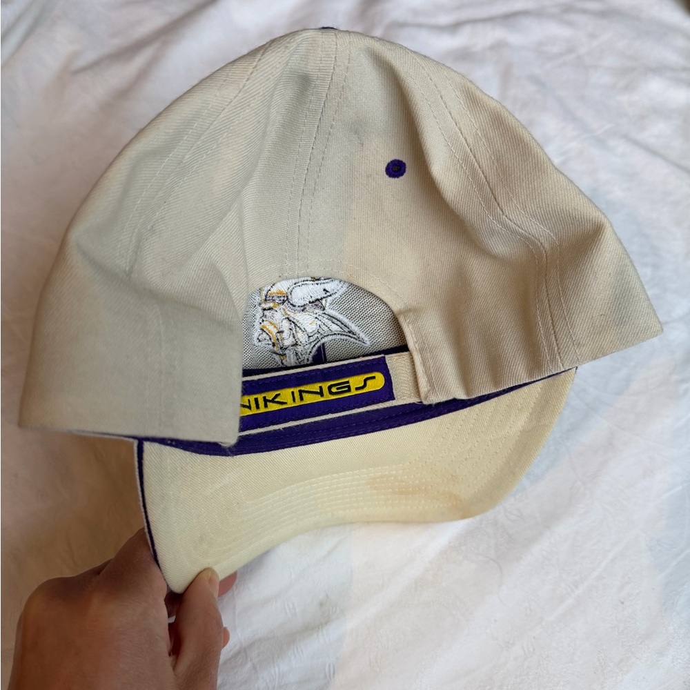 Adjustable Minnesota Vikings cap in beige - Picture 2 of 5